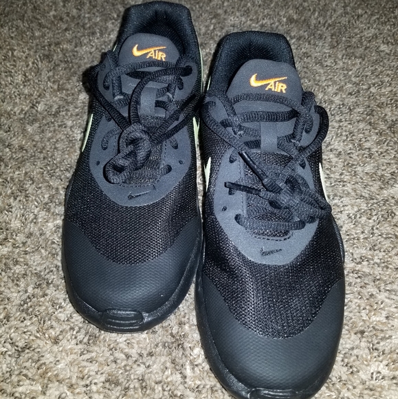 Nike - Picture 4 of 4